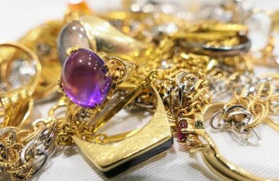 金のアクセサリーの黒ずみは買取価格が下がる？  原因・対処法と高く売るコツを徹底解説