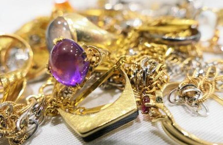 金のアクセサリーの黒ずみは買取価格が下がる？  原因・対処法と高く売るコツを徹底解説